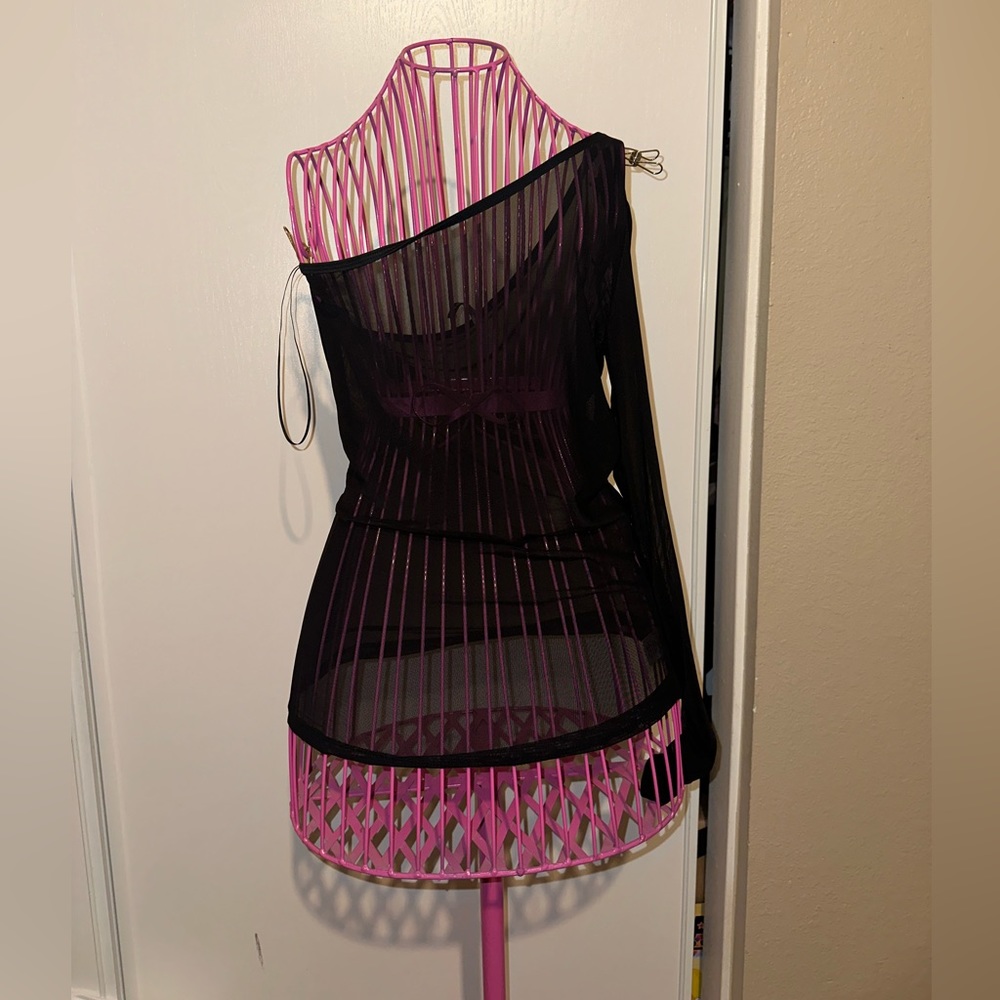 One sleeve mesh top